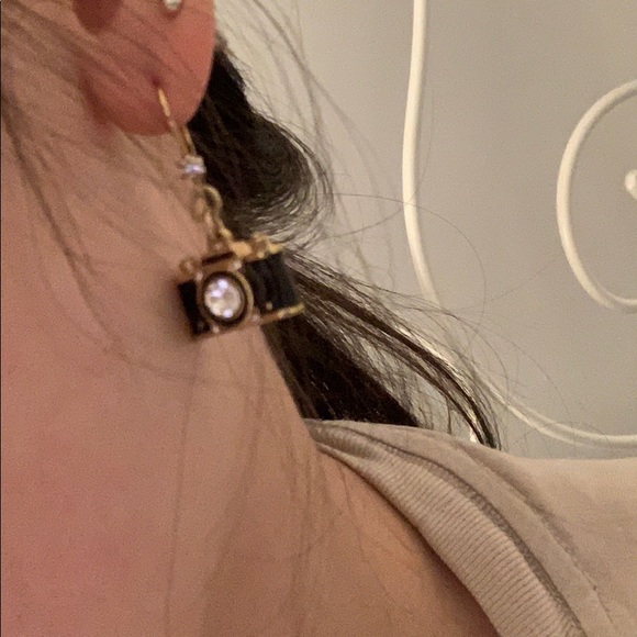 earrings - Picture 3 of 3